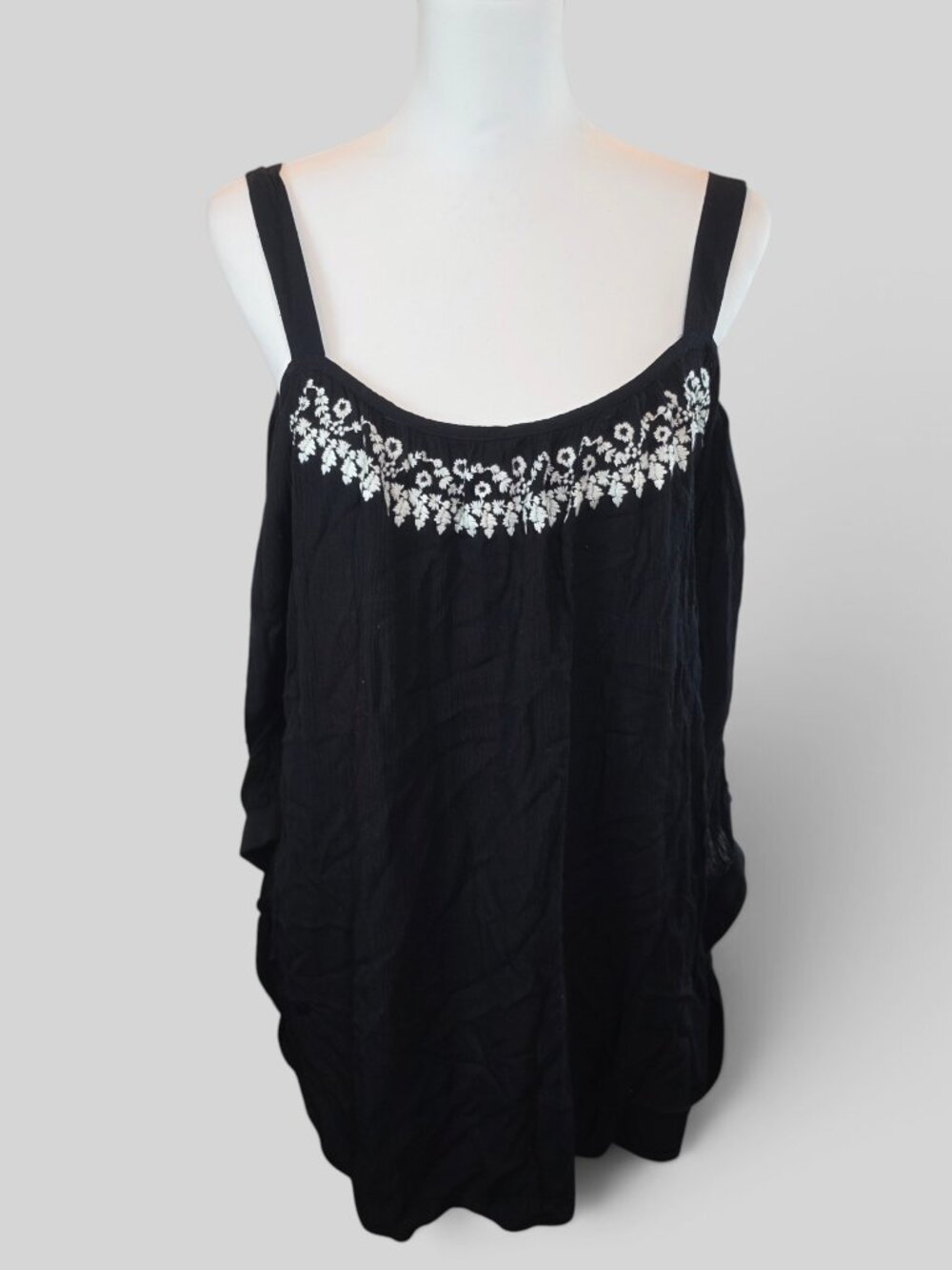 Westbound Black Embroidered Cold Shoulder Top Size XL New with Tags
